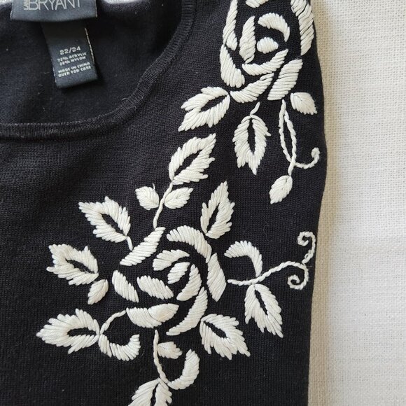 Lane Bryant Embroidered Black Sweater, Size 22/24 - Picture 3 of 10